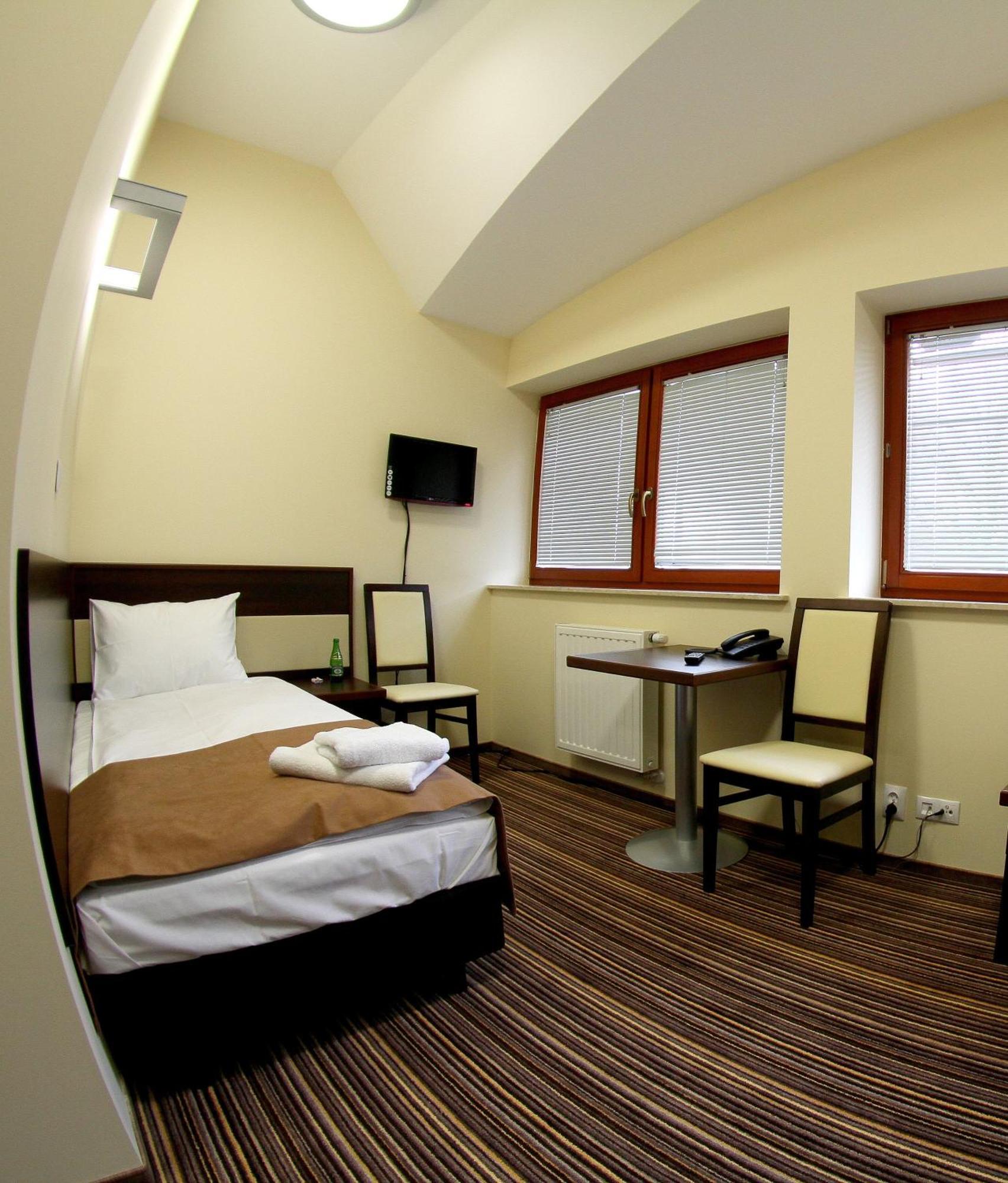 Hotel Aviator Kielce "Business Hotel Medical & Spa" Quarto foto