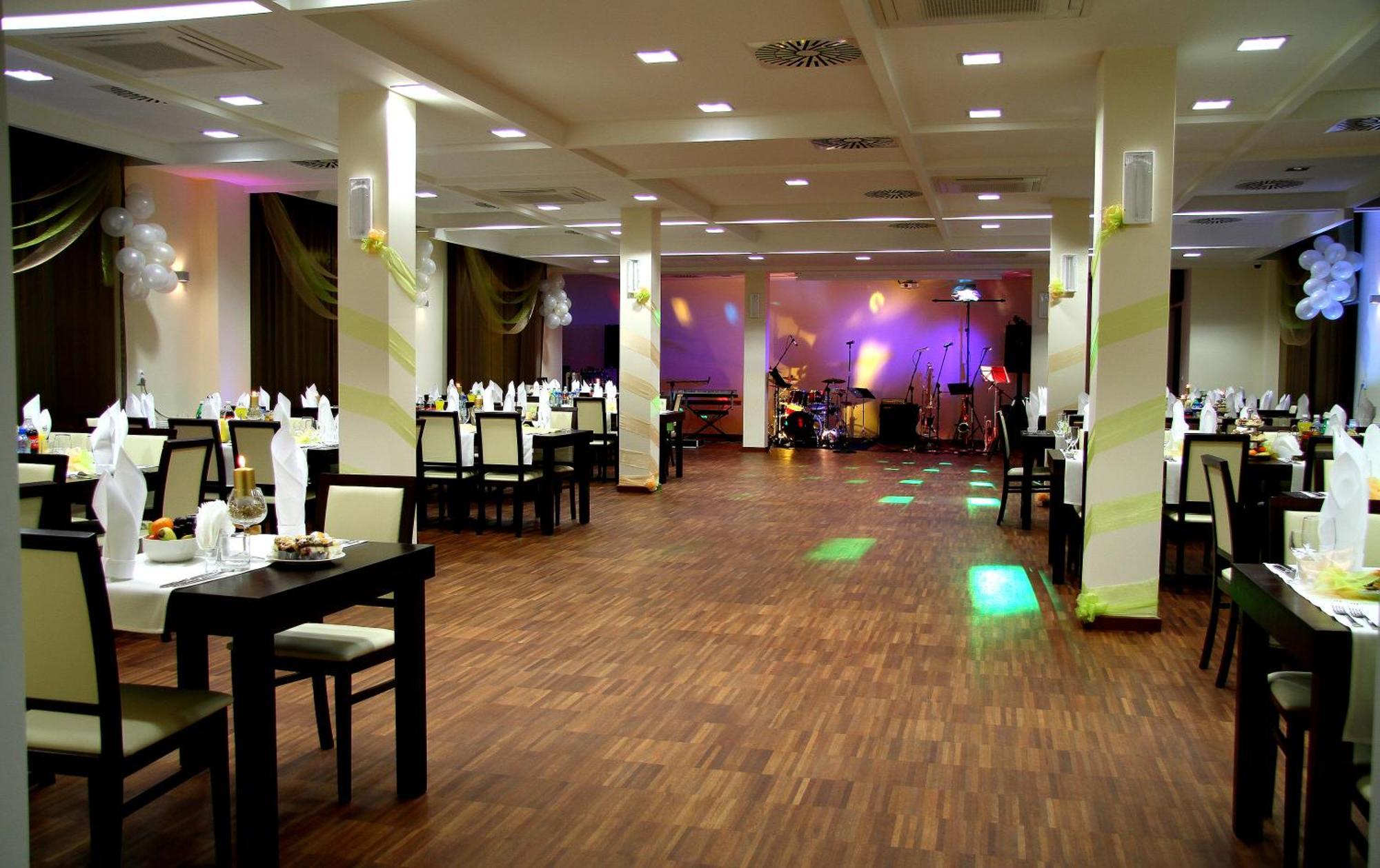 Hotel Aviator Kielce "Business Hotel Medical & Spa" Exterior foto