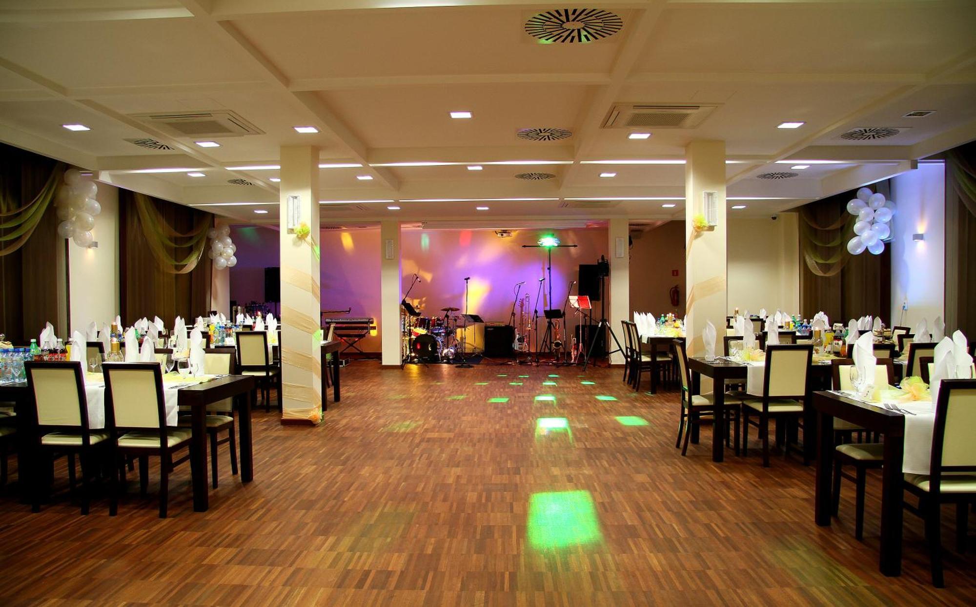 Hotel Aviator Kielce "Business Hotel Medical & Spa" Exterior foto