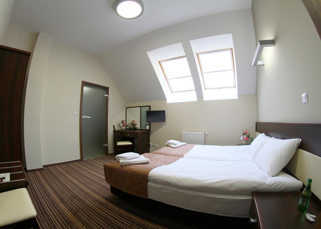 Hotel Aviator Kielce "Business Hotel Medical & Spa" Exterior foto